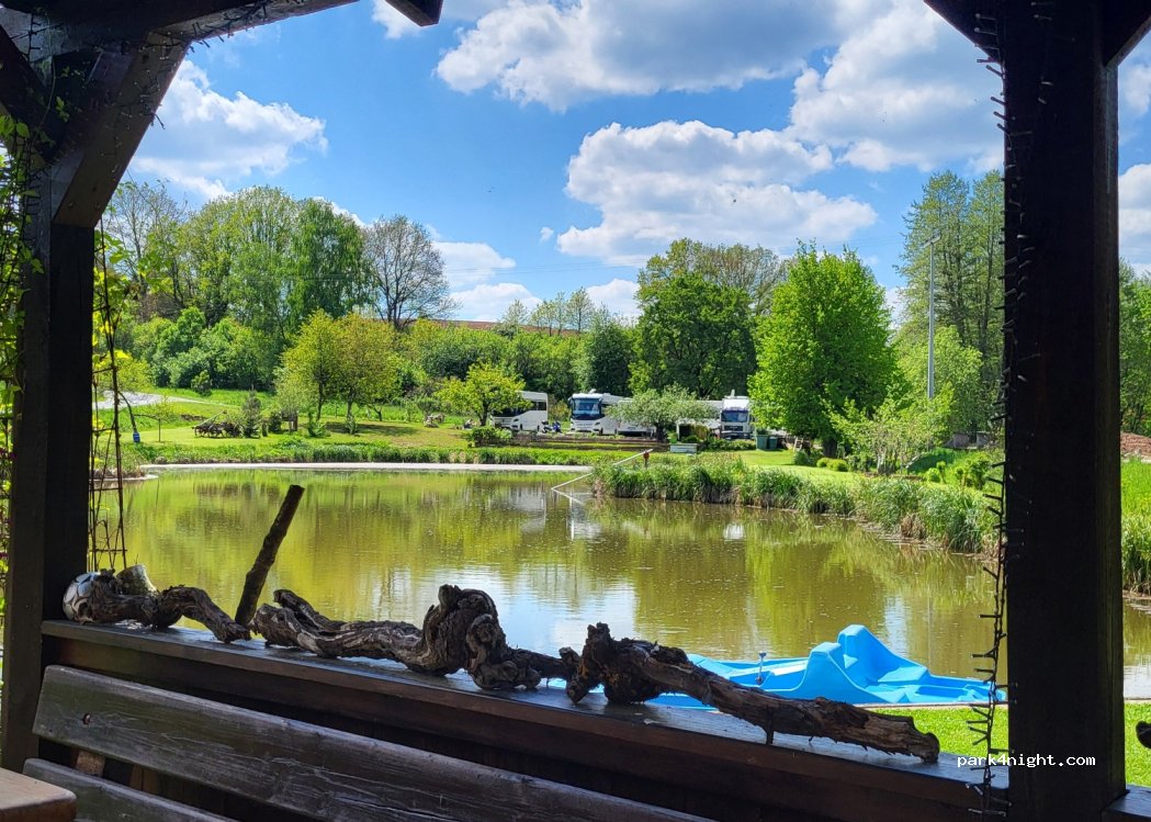 Stellplatz-Am Lutzengraben-Burghaslach — foto
