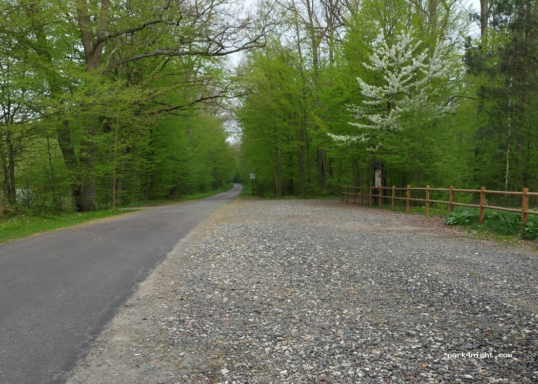 (21-100) Majdan Kozłowiecki - Unnamed Road — foto 3