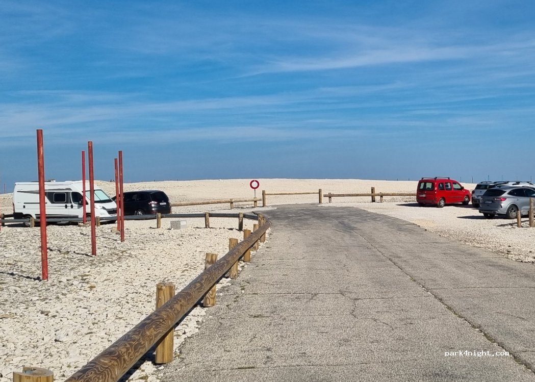 (84410) Bédoin - Unnamed Road — foto