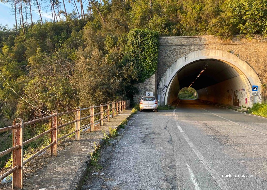(19015) Levanto - Località Albero d'Oro — foto 2