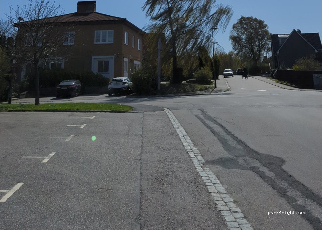 (212 30) Malmö - 54A Risebergavägen — foto