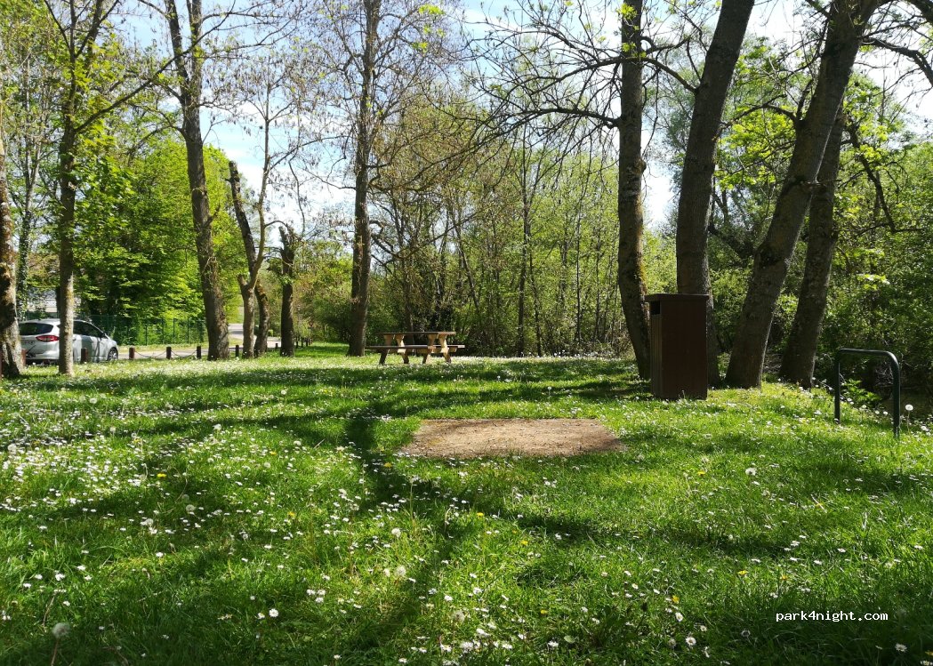 (89290) Champs-sur-Yonne - 2 Avenue du Parc — foto