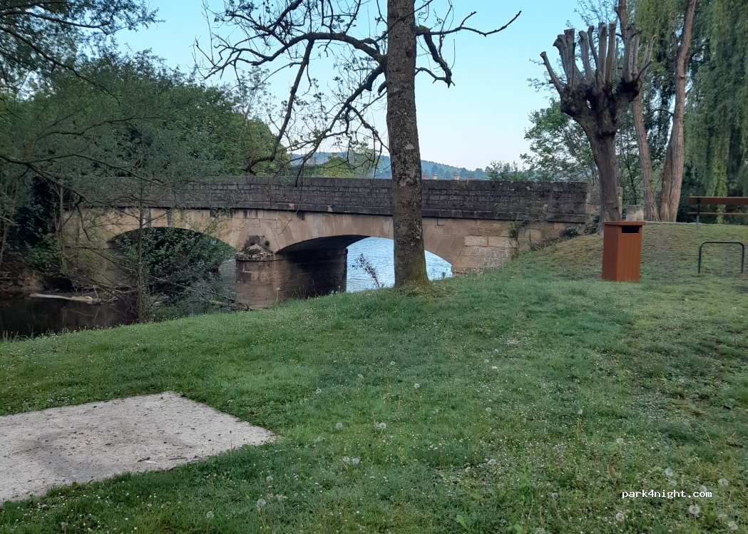 (89290) Champs-sur-Yonne - 2 Avenue du Parc — foto 3