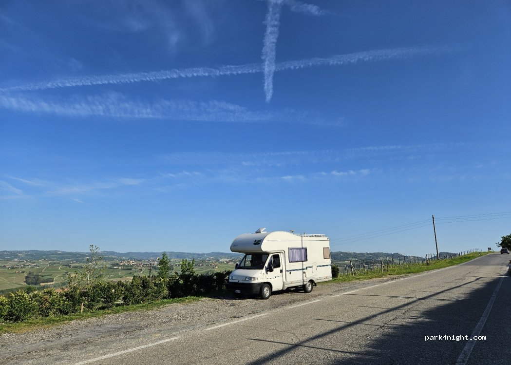 (12064) La Morra - 33 Strada Annunziata — foto
