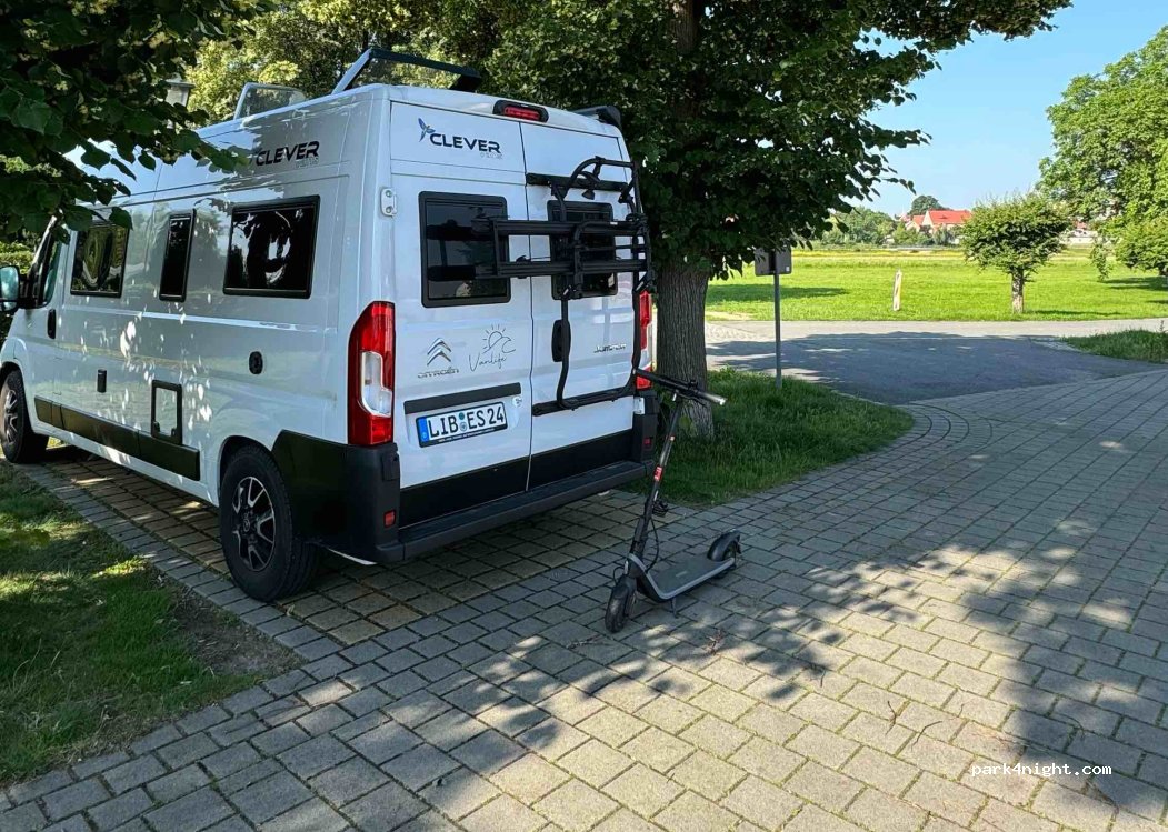 Wohnmobilstellplatz am Schloss Seußlitz in Nünchritz — foto 3