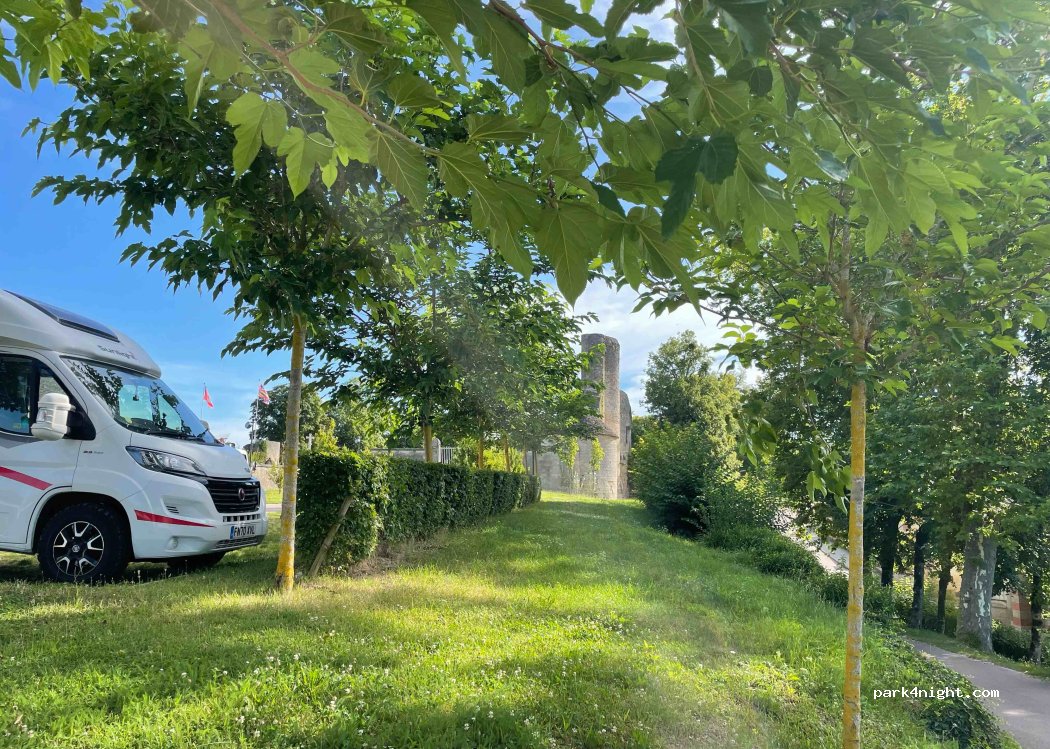 (21400) Châtillon-sur-Seine - 4 Esplanade Saint-Vorles — foto 2
