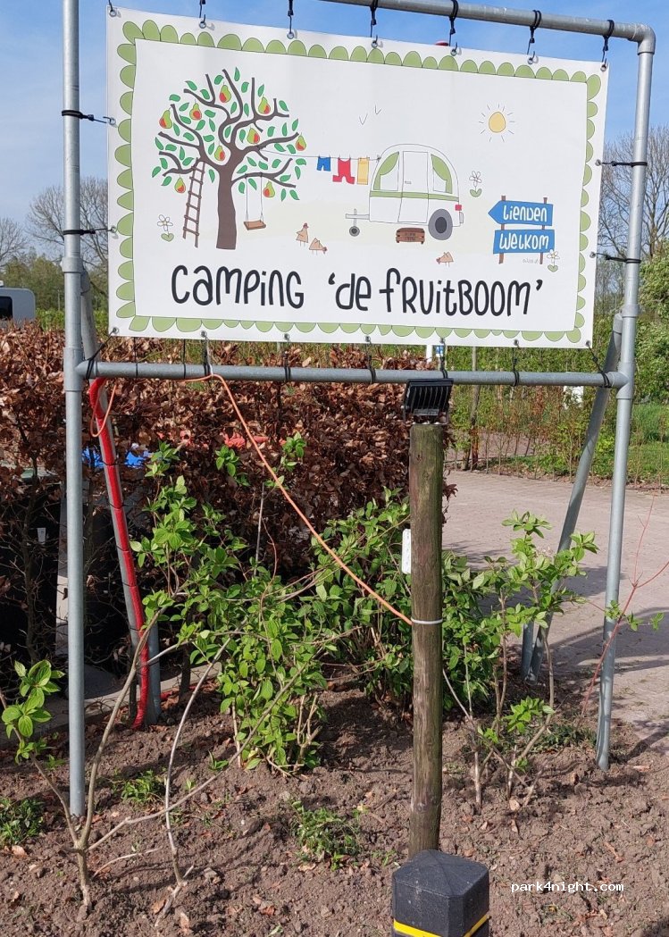 Aire devant Camping De Fruitboom — foto