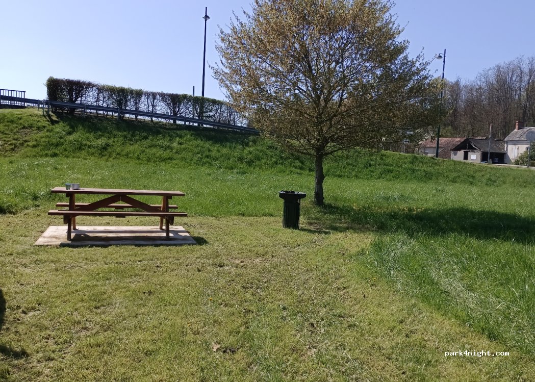 (18240) Boulleret - 514 Port des Fouchards — foto 3