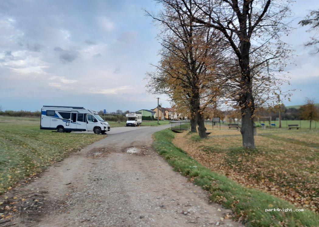(687 53) Suchá Loz - Unnamed Road — foto 2