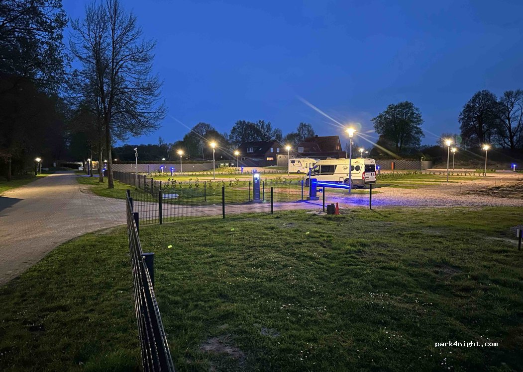 Wohnmobilstellplatz im Marinapark Emstal — foto