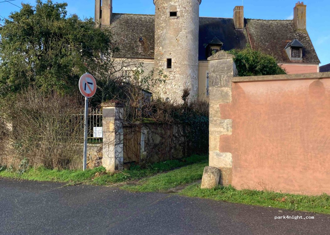 (18300) Saint-Satur - 1-17 Quai de Loire Hervé Mhun — foto 3