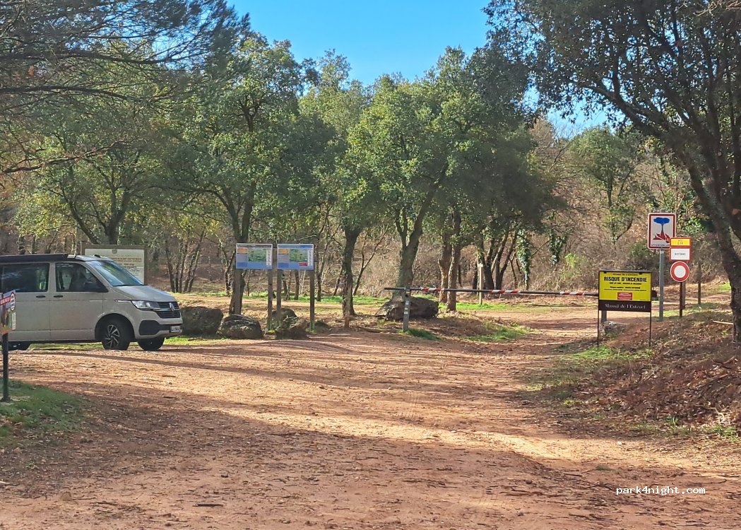 (83600) Bagnols-en-Forêt - Piste de Bayonne — foto 3