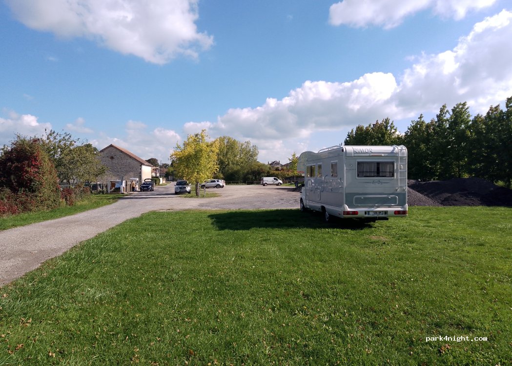 (87320) Val-d'Oire-et-Gartempe - 1 Rue du Commandant Barlier — foto 4