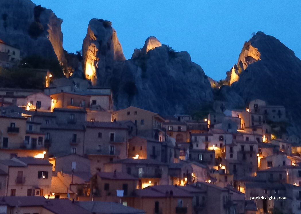 (85010) Castelmezzano - Piazza Michele Paternó — foto