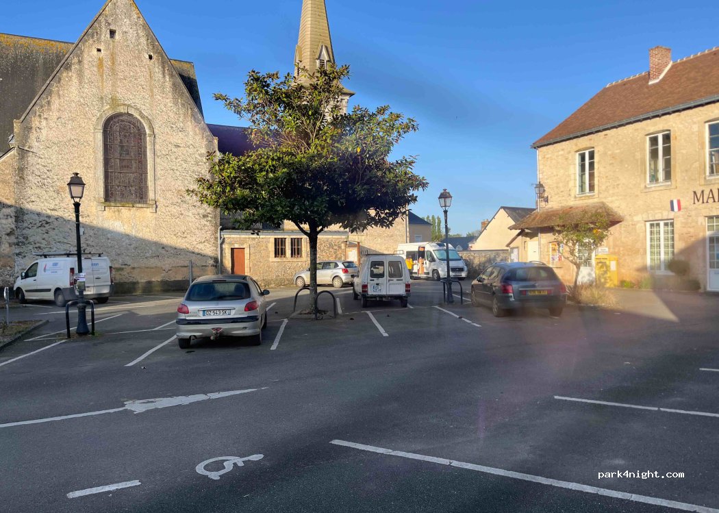 (72240) Bernay-Neuvy-en-Champagne - 1 Place Hubert Cherbonnier — foto 3