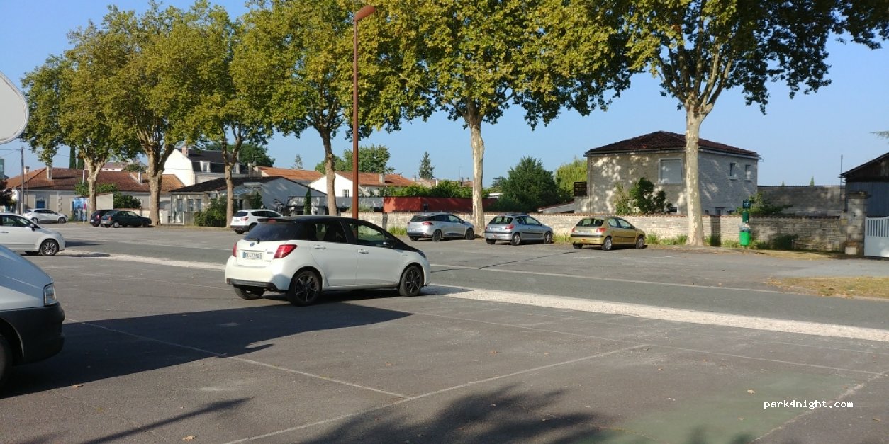 (16230) Mansle - 1 Square Jean Bouillon — foto 2