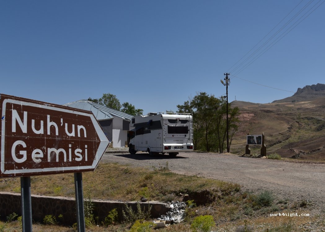 (04402) Üzengili - Unnamed Road — foto