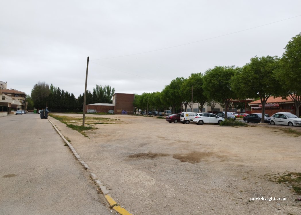 (02630) La Roda - 14 Avenida Reina Sofía — foto