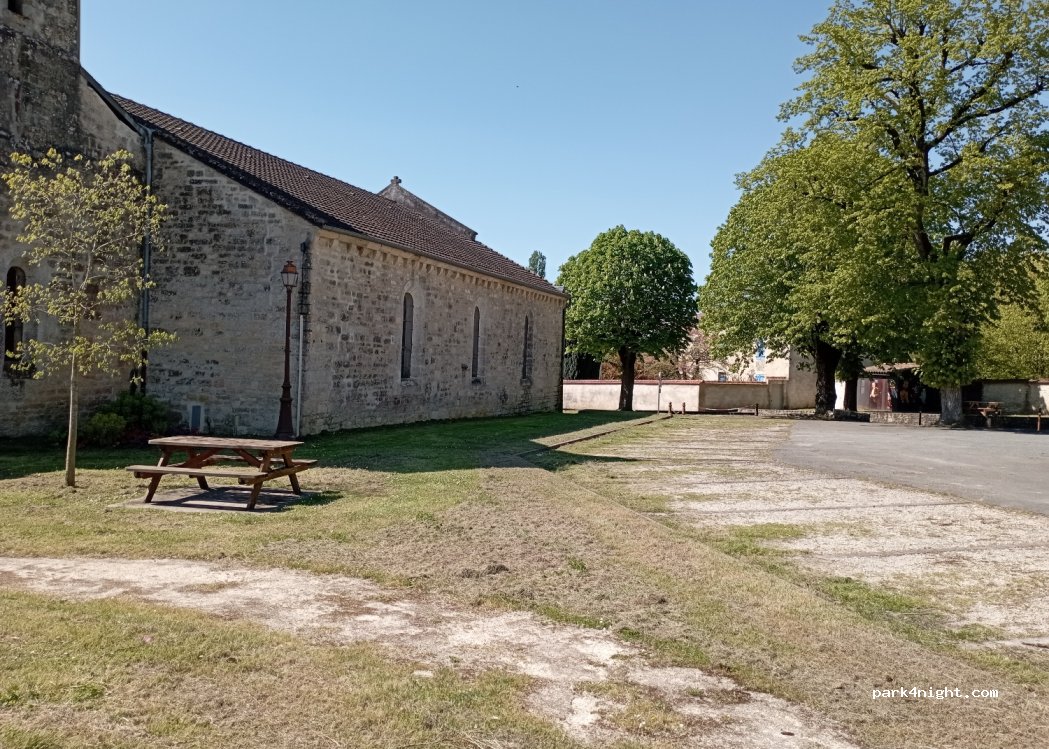 (16140) Aigre - 12 Route des Cagouilles — foto