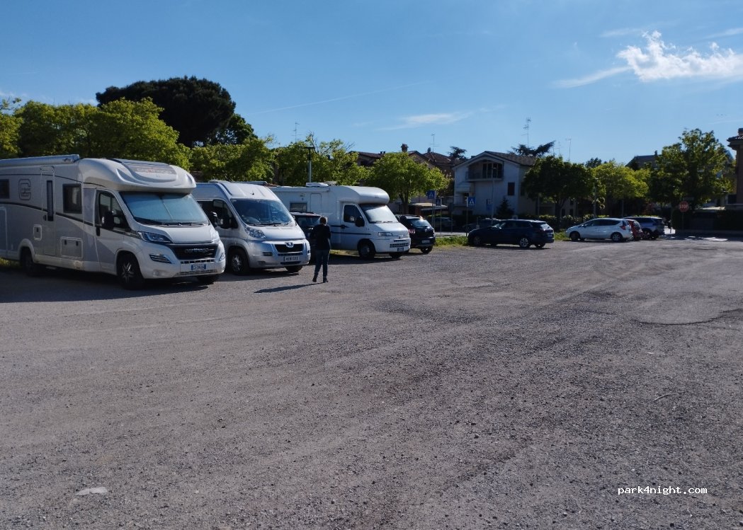 (48123) Ravenna - 87 Via Giovanni Cavalcoli — foto
