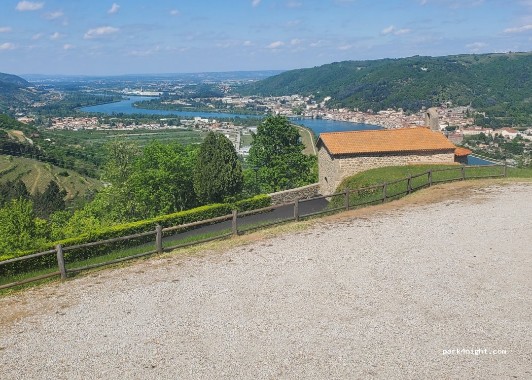 (07370) Ozon - 215 Chemin des Écoles — foto