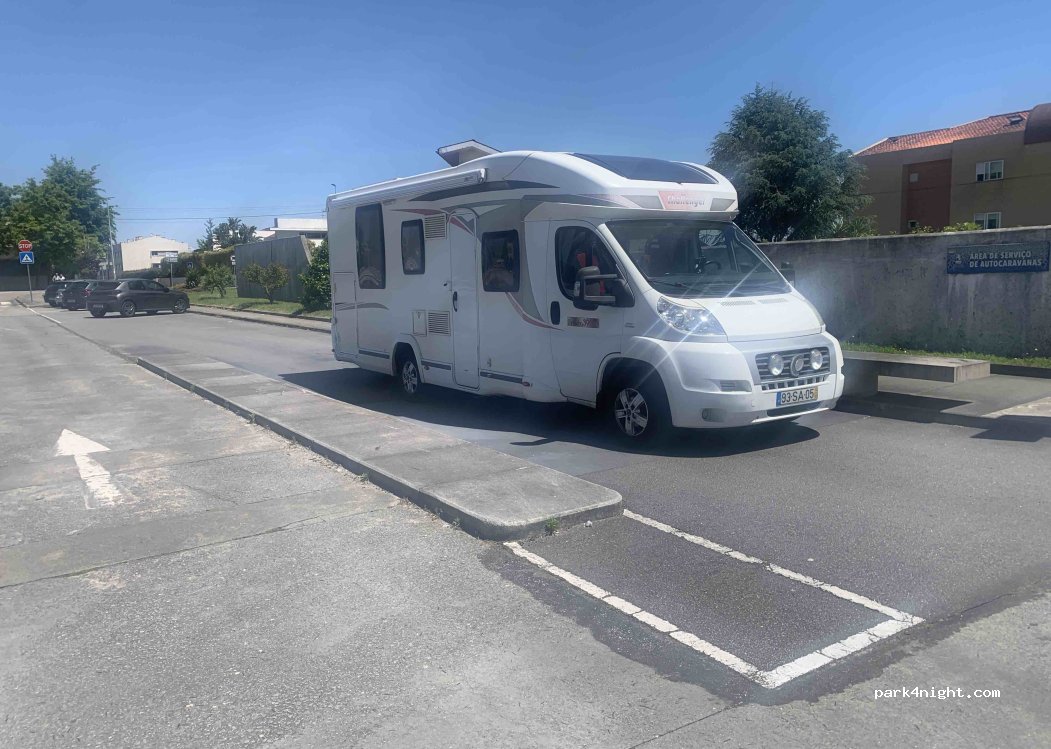 (4780) Santo Tirso - 152 Rua Mãe d'Água — foto 4