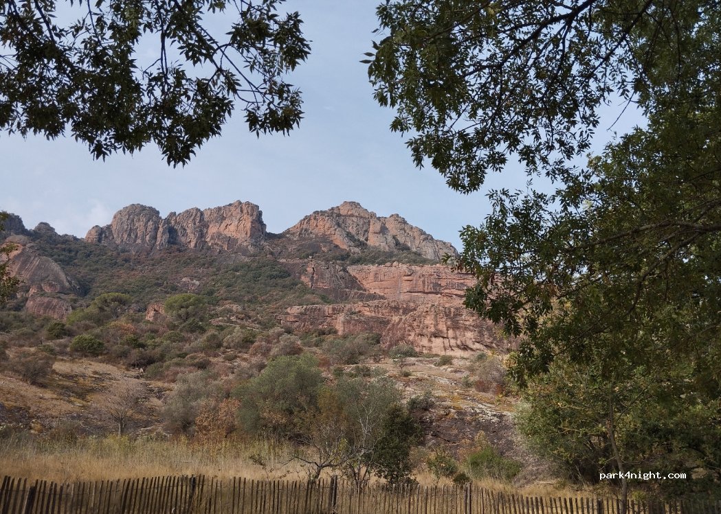 (83520) Roquebrune-sur-Argens - Le Rocher de Palay — foto 4