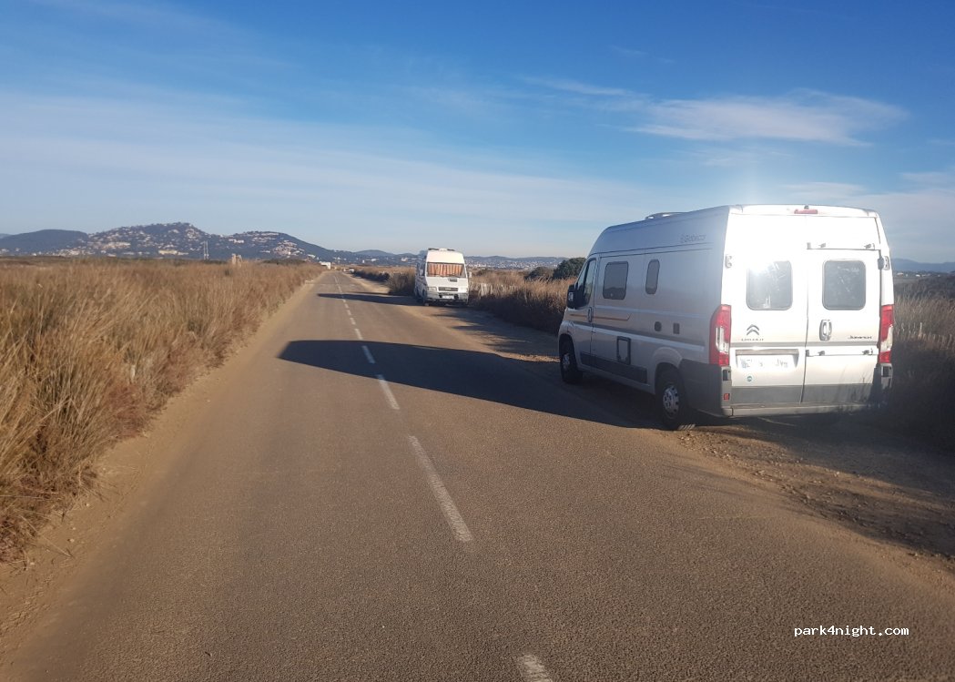 (83400) Hyères - 10 Route du Sel — foto 3