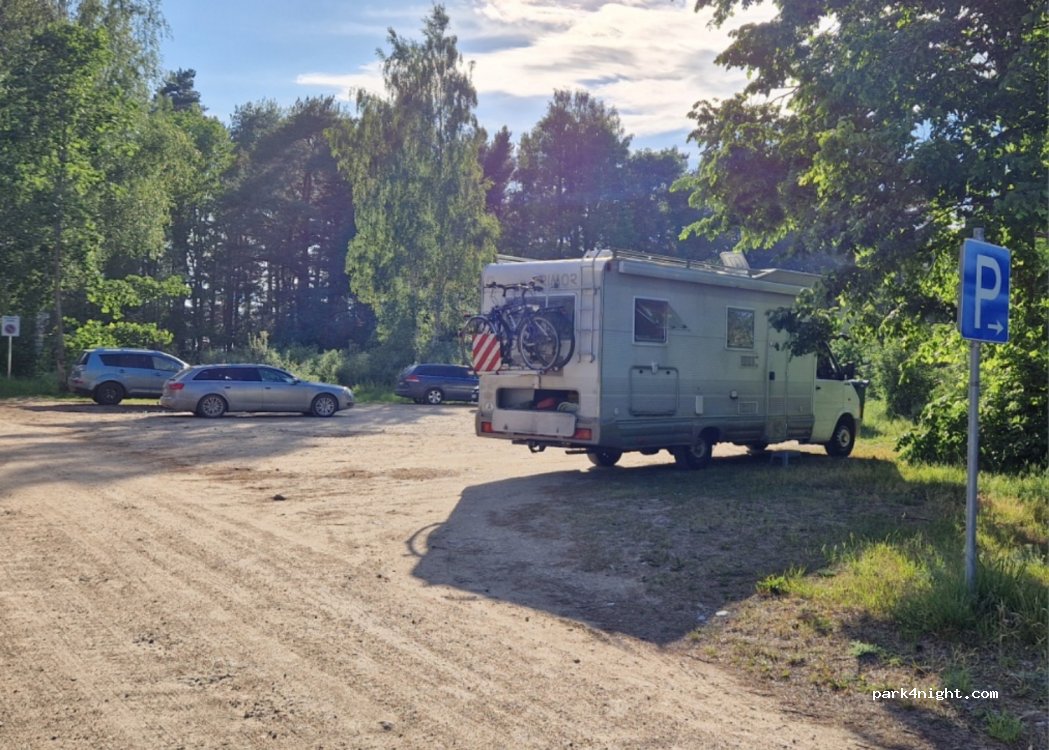 (4022) Tūja - Unnamed Road — foto