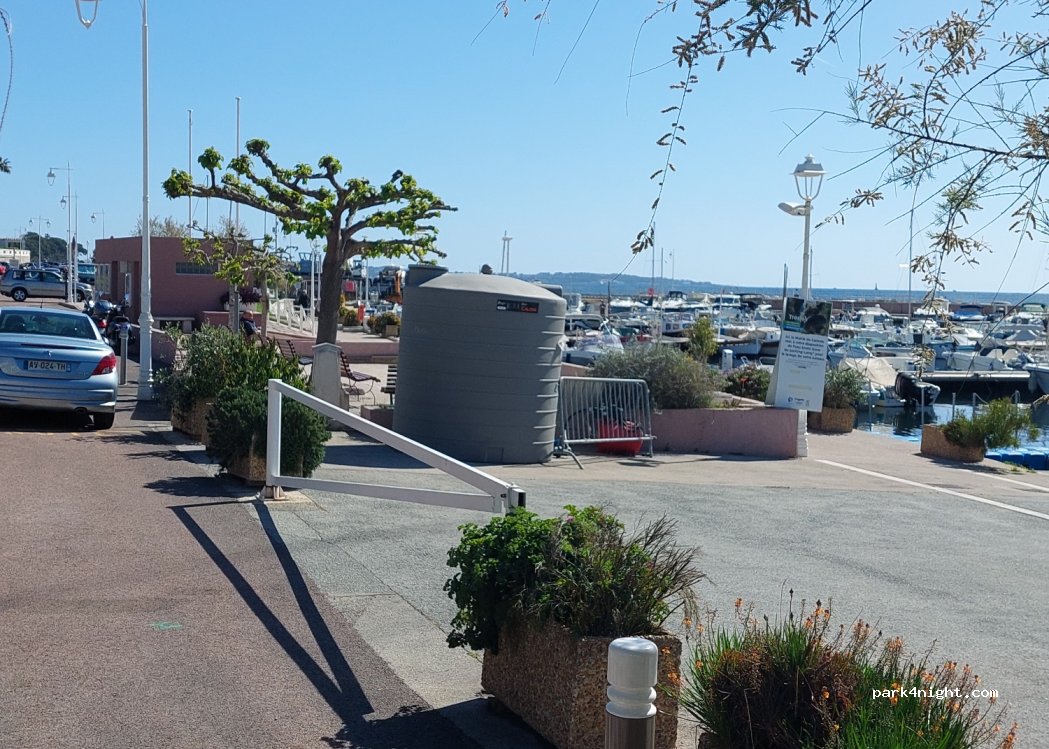 (06400) Cannes - 661 Rond-Point Paul Harris — foto 2