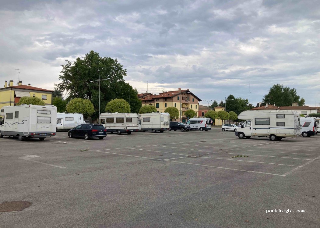 CENTO PIAZZALE 7 F.LLI GOVONI — foto 3