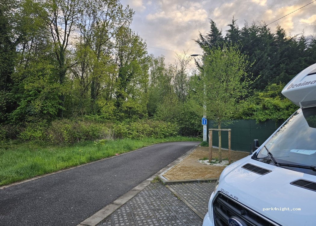 (7110) La Louvière - 100 Rue de Trivières — foto 2