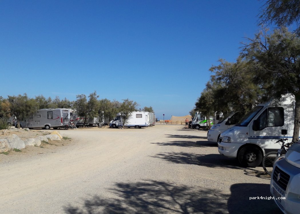 Aire de camping-cars Plage des Chalets — foto 2