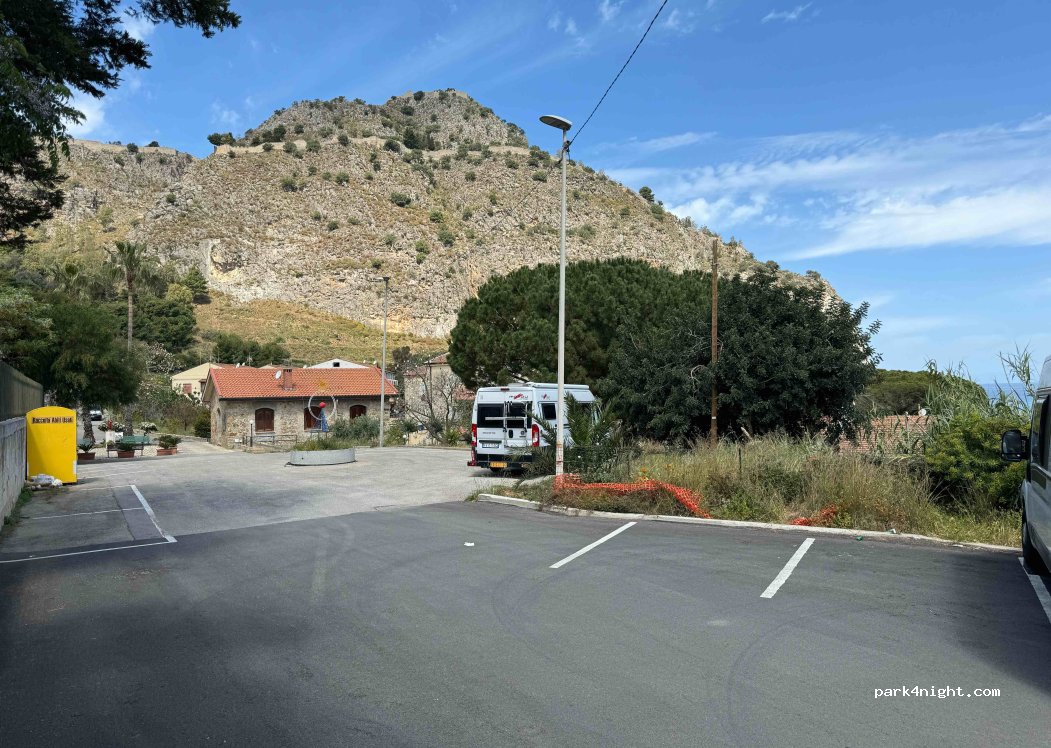 (90015) Cefalù - 23 Via Villaggio Presidiana — foto