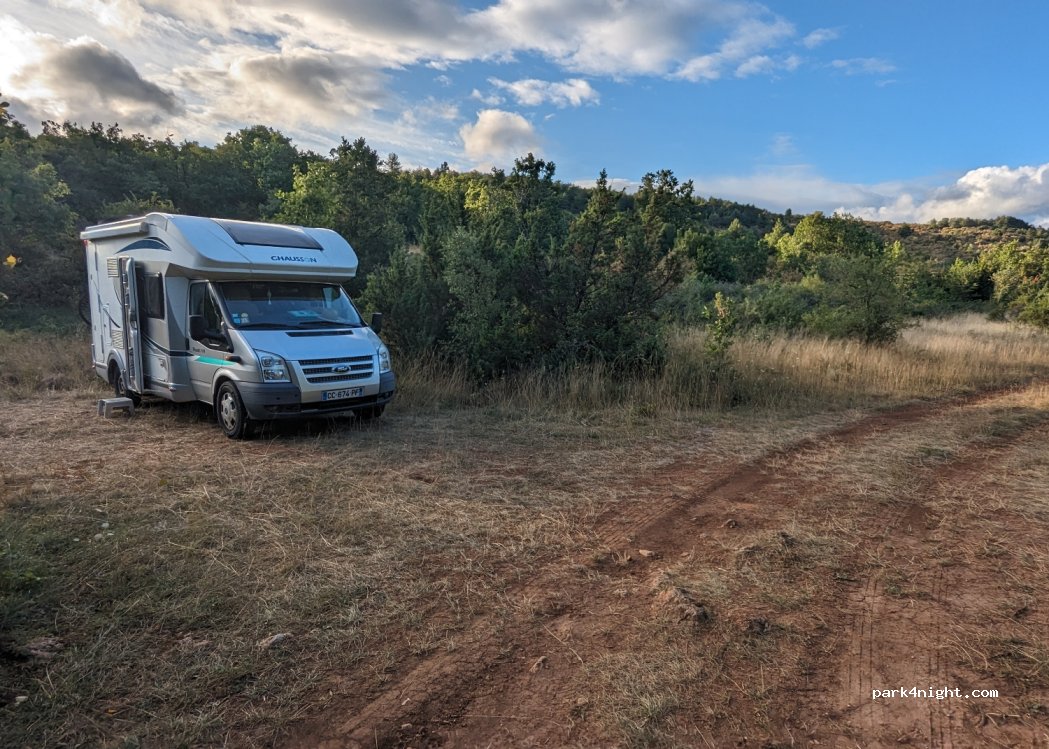 (12230) La Couvertoirade - Unnamed Road — foto 3