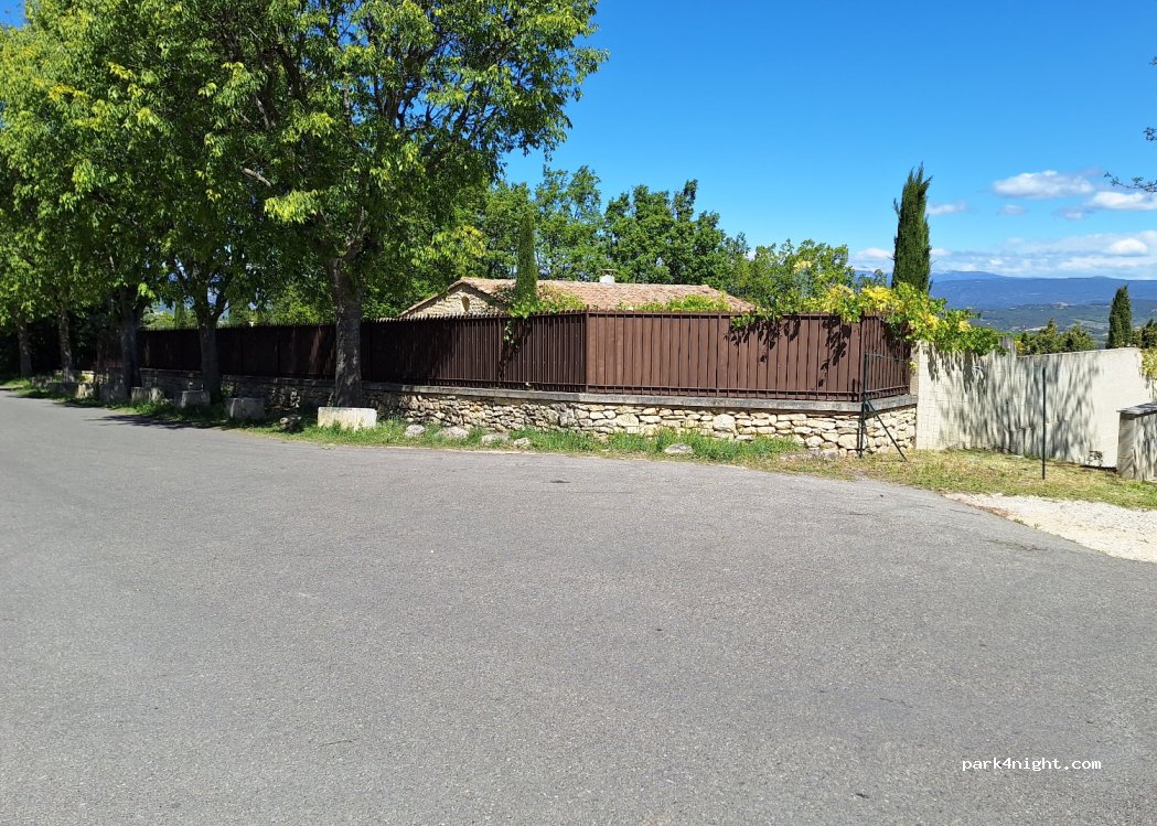 (84480) Lacoste - 132 Chemin de Saint-Véran — foto 2