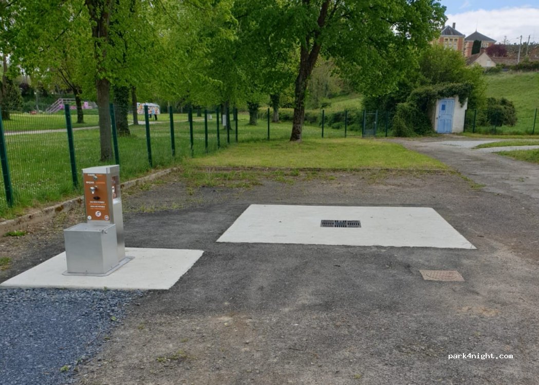Aire de camping-cars de Bourbon-Lancy — foto 4