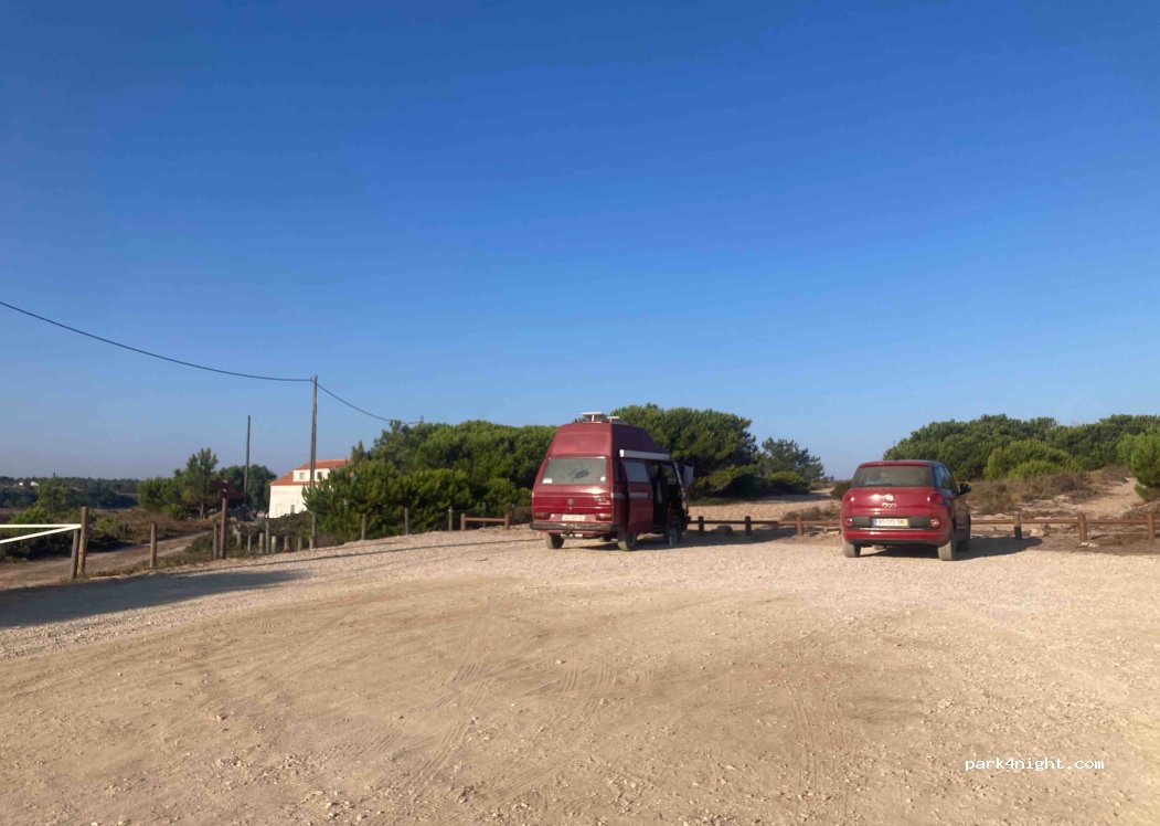 (7570) Melides - Estrada da Praia da Vigia — foto 3