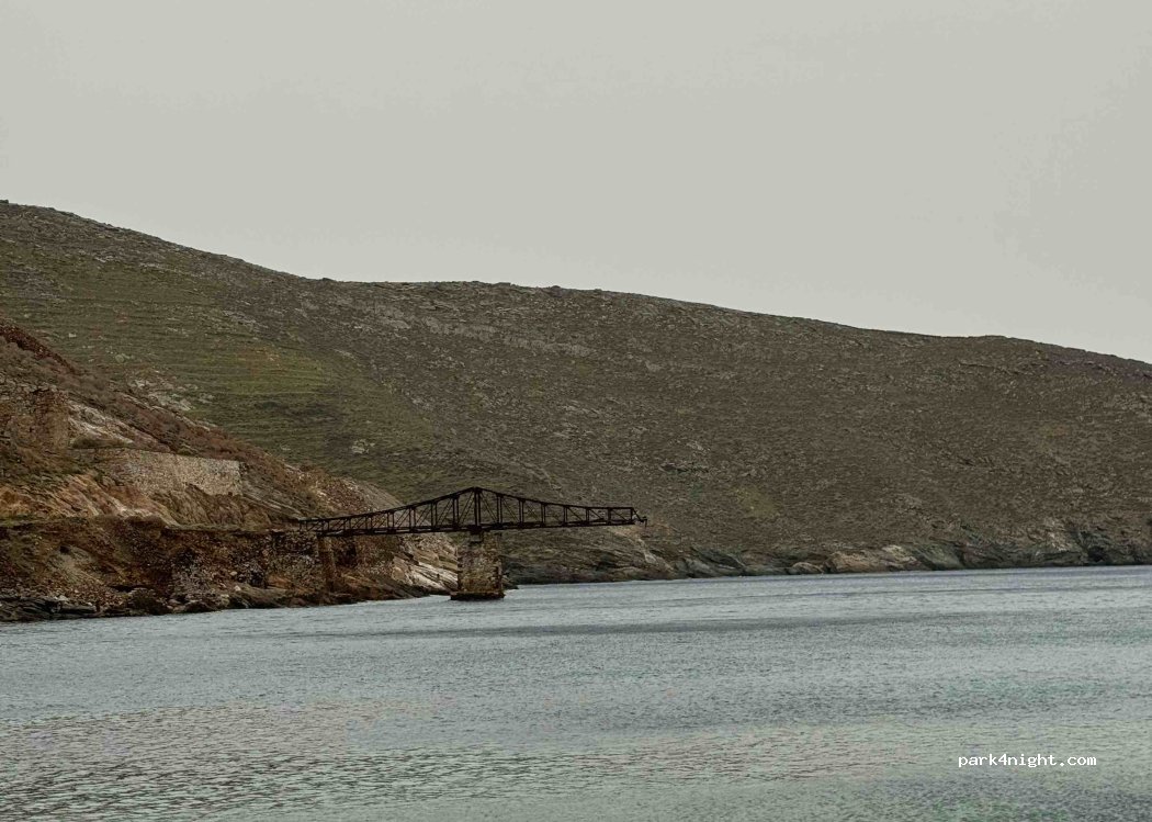 (840 05) Megalo Livadi - Unnamed Road — foto