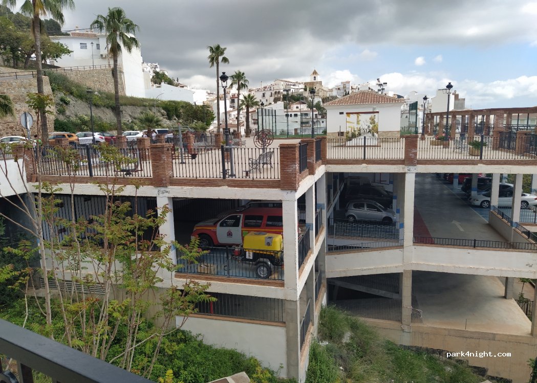 (29716) Canillas de Aceituno - 20 Avenida Andalucia — foto 3