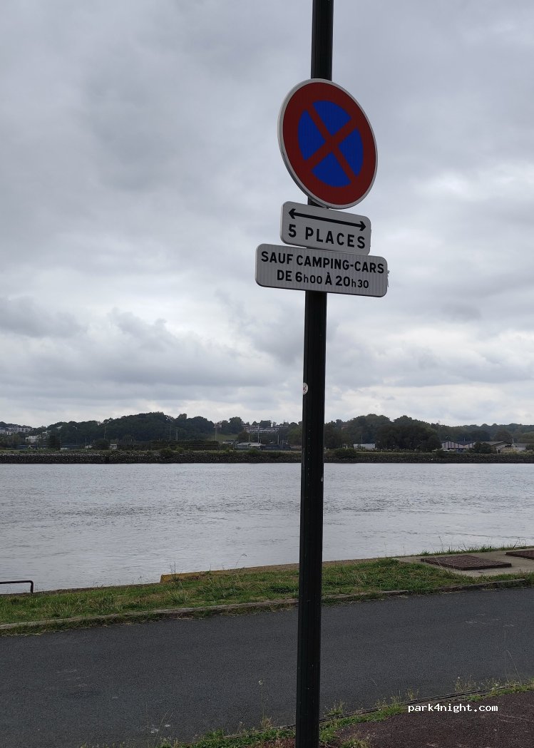 (64100) Bayonne - 66 Allées Marines — foto 5