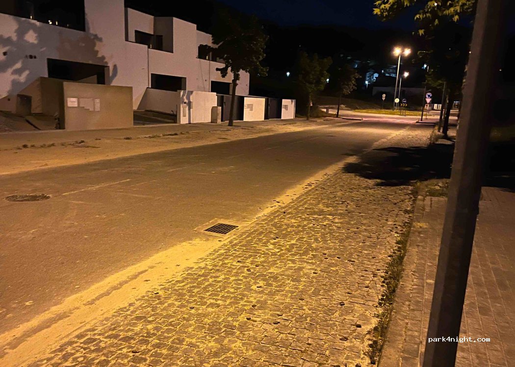 (4720) Amares - 68 Rua Castelo de Almourol — foto