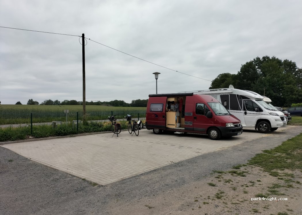 Wohnmobilstellplatz am Freibad Fürstenau — foto 2