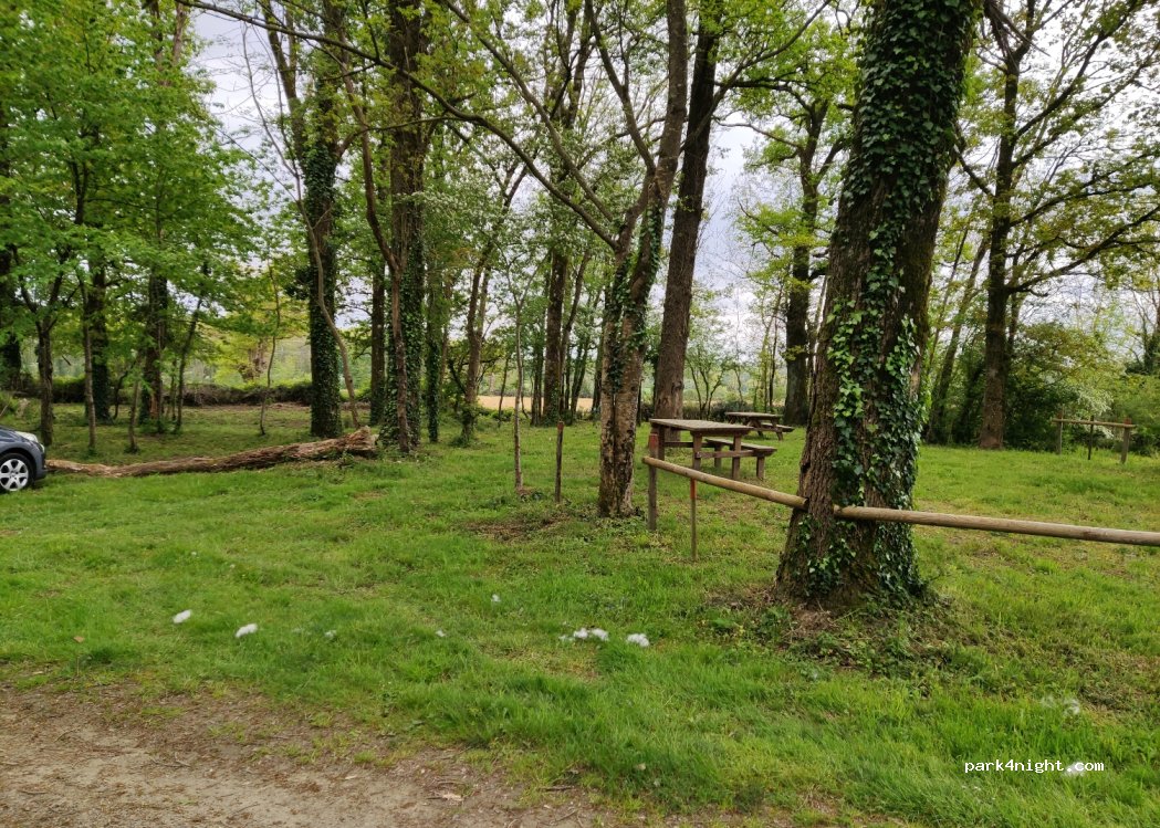 (85240) Marillet - Unnamed Road — foto
