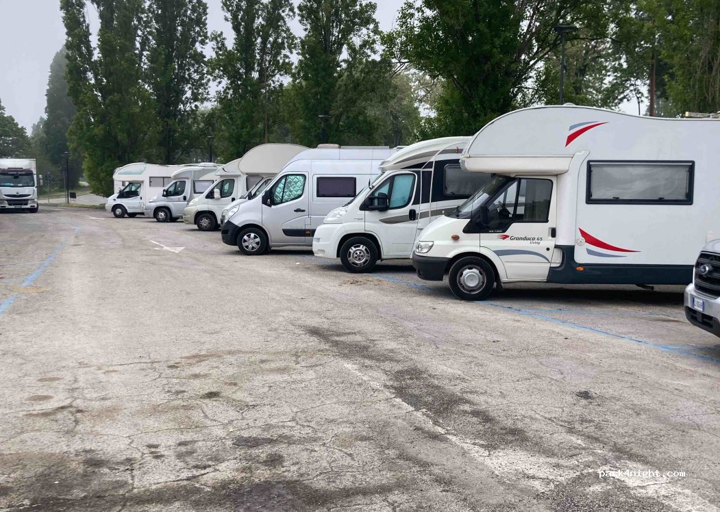 (44121) Ferrara - Rampari S. Rocco — foto