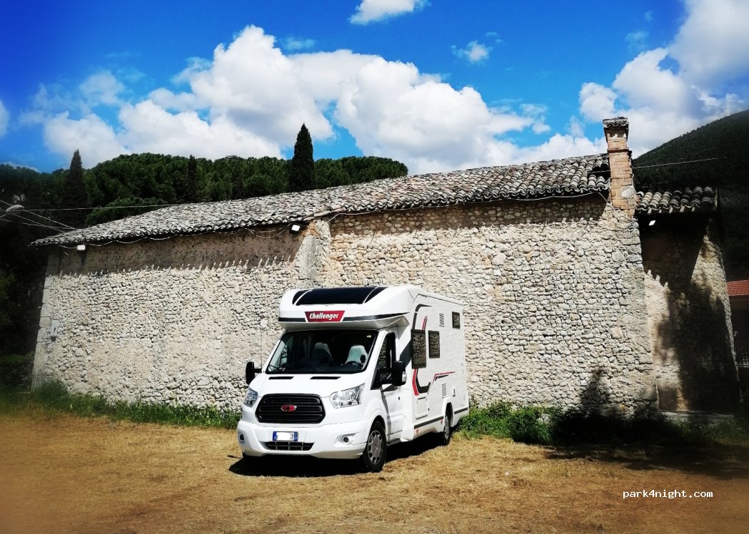 (06049) Spoleto - 8 Via della Ginestra — foto