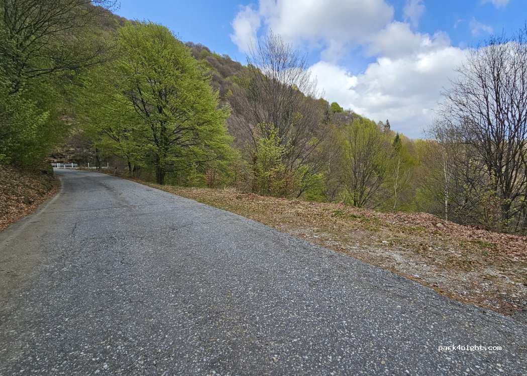 (28826) Cannero Riviera - Unnamed road — foto