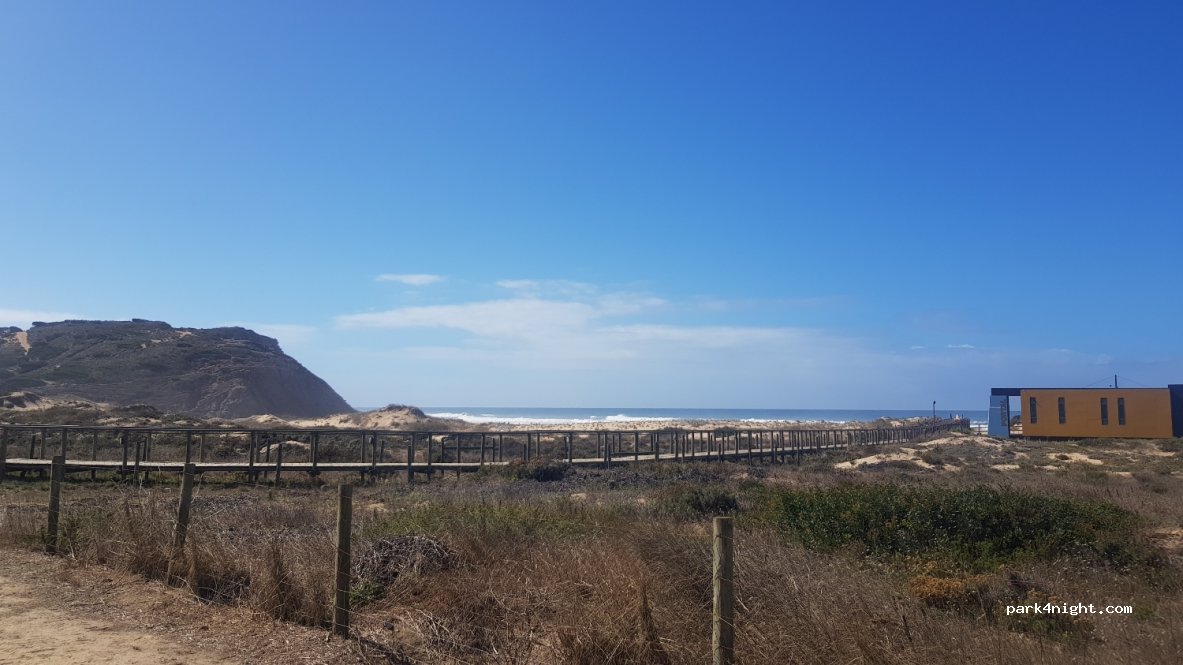 (2560) A dos Cunhados - 41 Avenida Doutor Joaquim Jacinto — foto 2