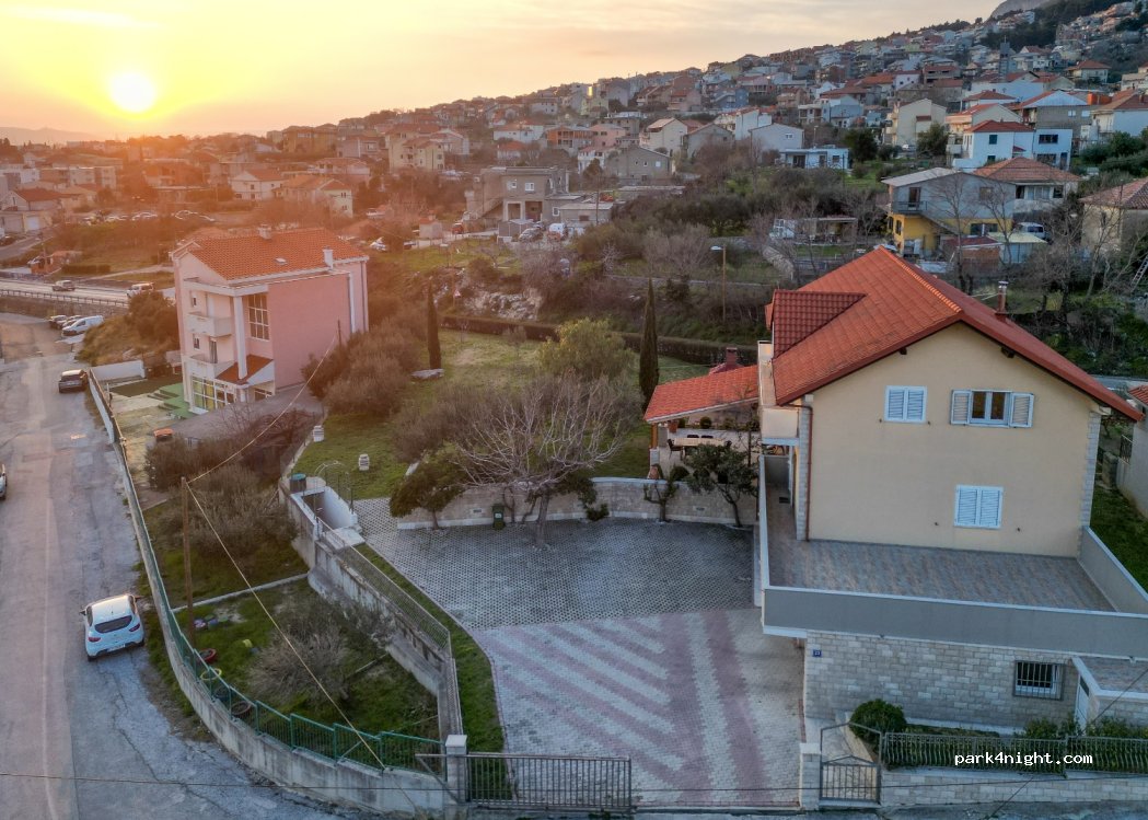 (21210) Solin - Poljaci ulica 23 — foto