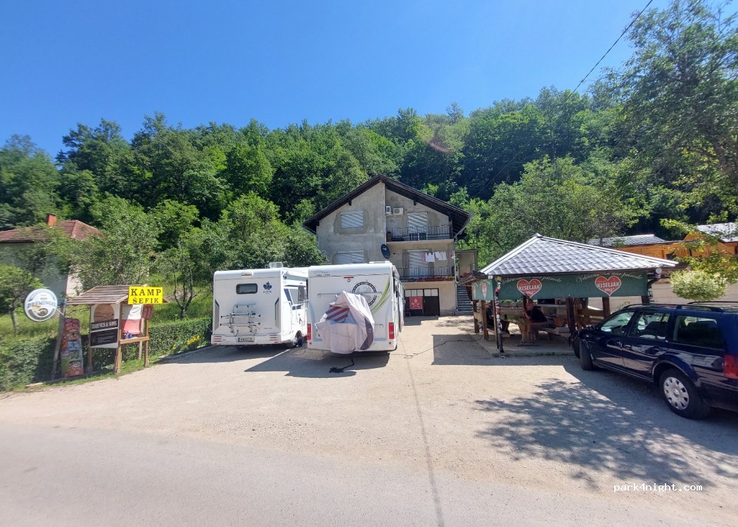 Kamp Sěfik — foto